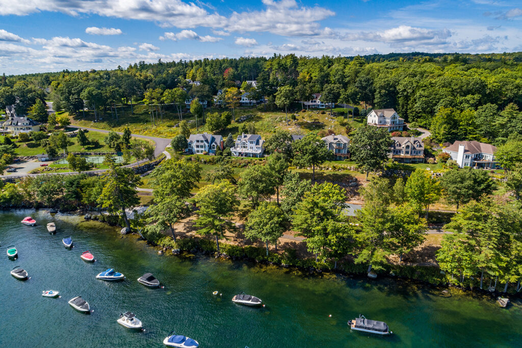 condominiums on lake winnipesaukee nh