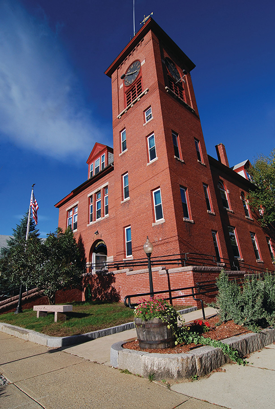 Town Hall in Alton, NH